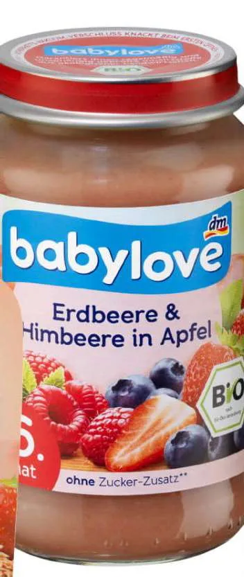Confezione di babylovePreparazione di frutta con mela, fragola, lampone e mirtilli