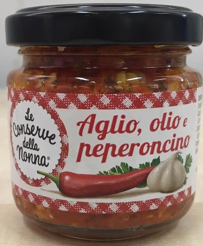 Confezione di aglio, olio e peperoncino