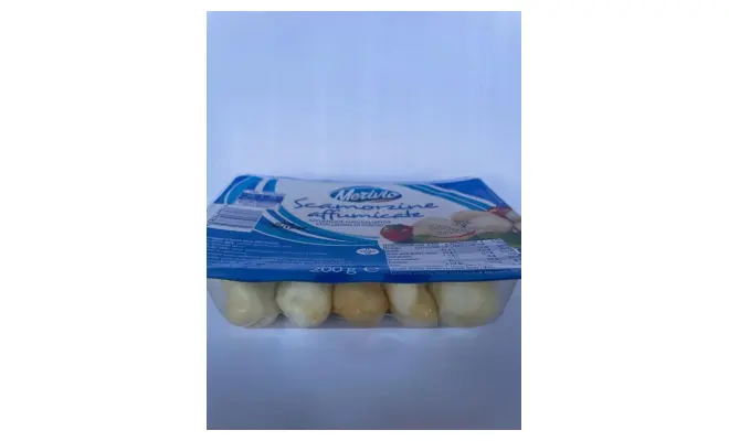 Confezione di Formaggio a pasta filata affumicato