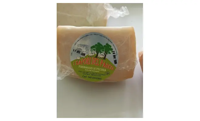 Confezione di FORMAGGIO DI PECORA DELLA VAL CAMASTRA