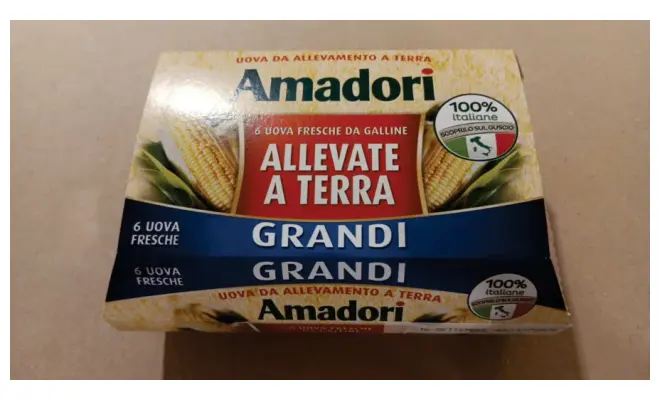 Confezione di Uova fresche da allevamento a terra Cat A