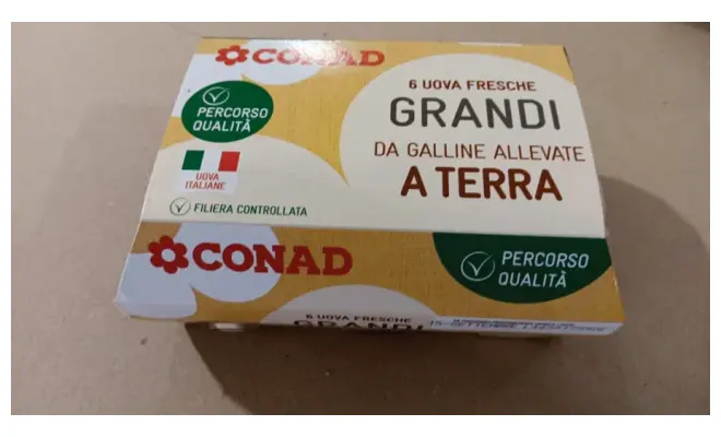 Confezione di Uova fresche da allevamento a terra Cat A