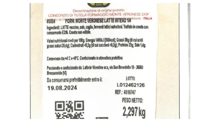Confezione di FORMAGGIO MONTE VERONESE LATTE INTERO DOP 1/4 DI FORMA IN ATM