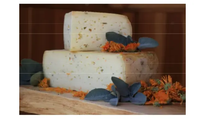 Confezione di FORMAGGIO DOLOMITI AROMATIZZATO ALLE ERBE L.T.
