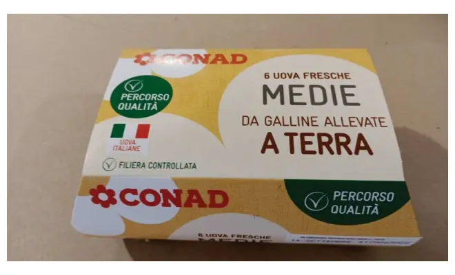 Confezione di Uova fresche da allevamento a terra Cat A