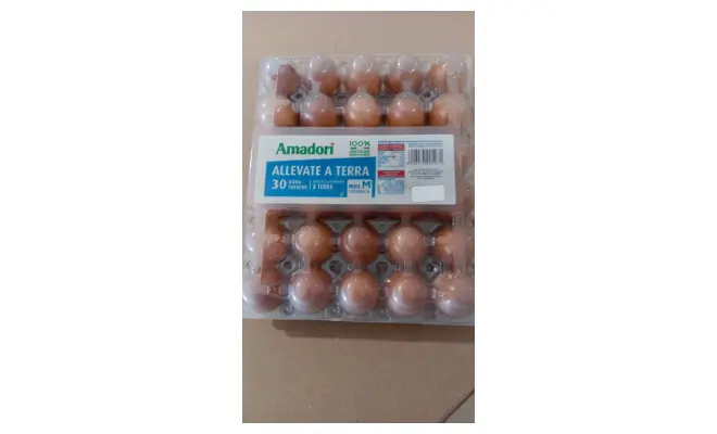 Confezione di Uova fresche da allevamento a terra Cat A